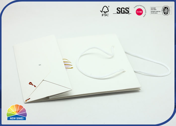Saco de presente de papel com impressão 4C ecológica e tamanho personalizado com alça de náilon